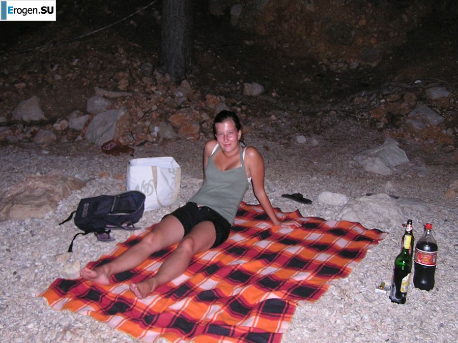 Спортивная студентка разделась на пляже и искупалась нагишом. Часть 2. Фото 6