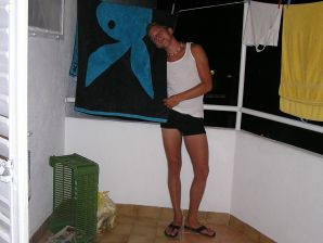 Спортивная студентка разделась на пляже и искупалась нагишом. Часть 2. Эскиз 37