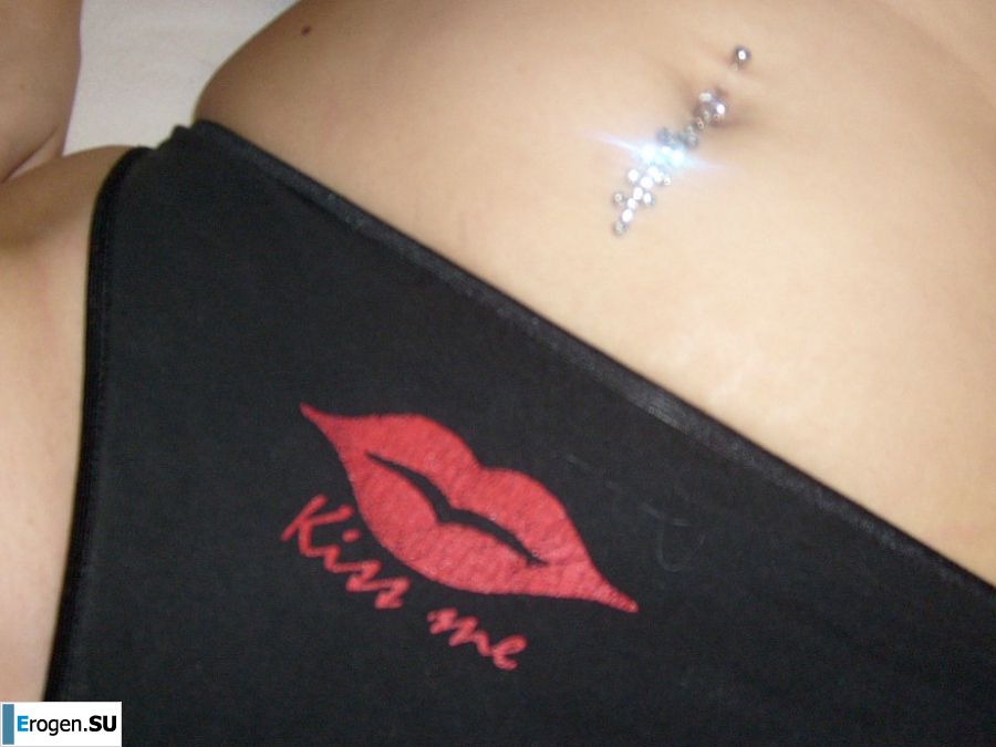 The blonde opened her labia and showed a wet vagina. Photo 34