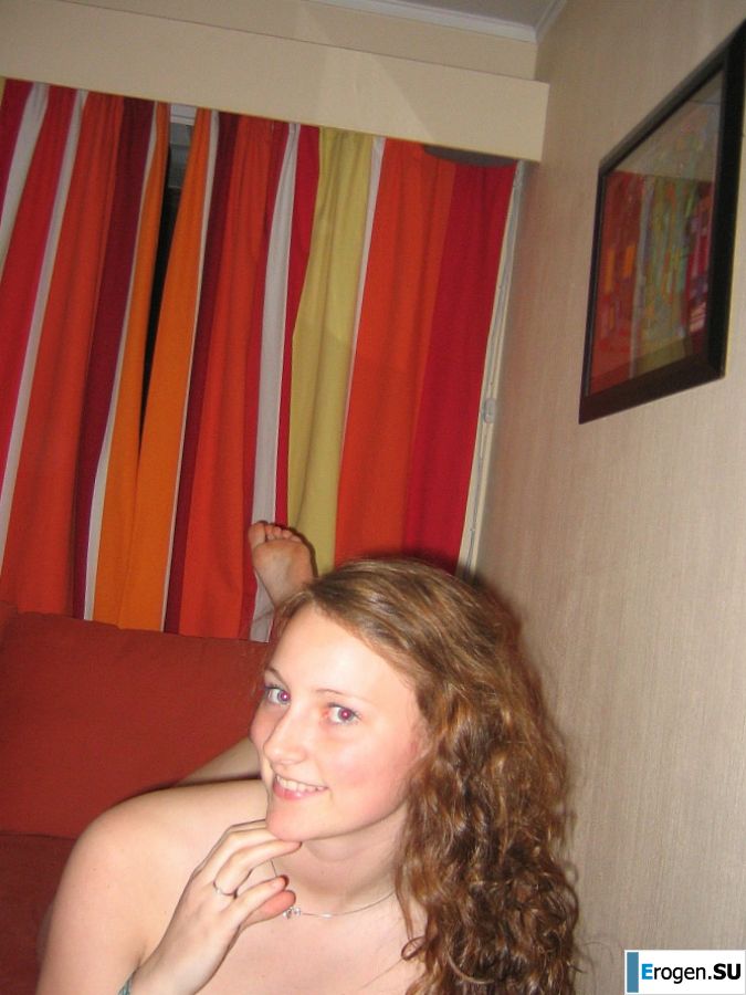 Seductive redhead minx with chic shapes shows striptease in the shower. Photo 7