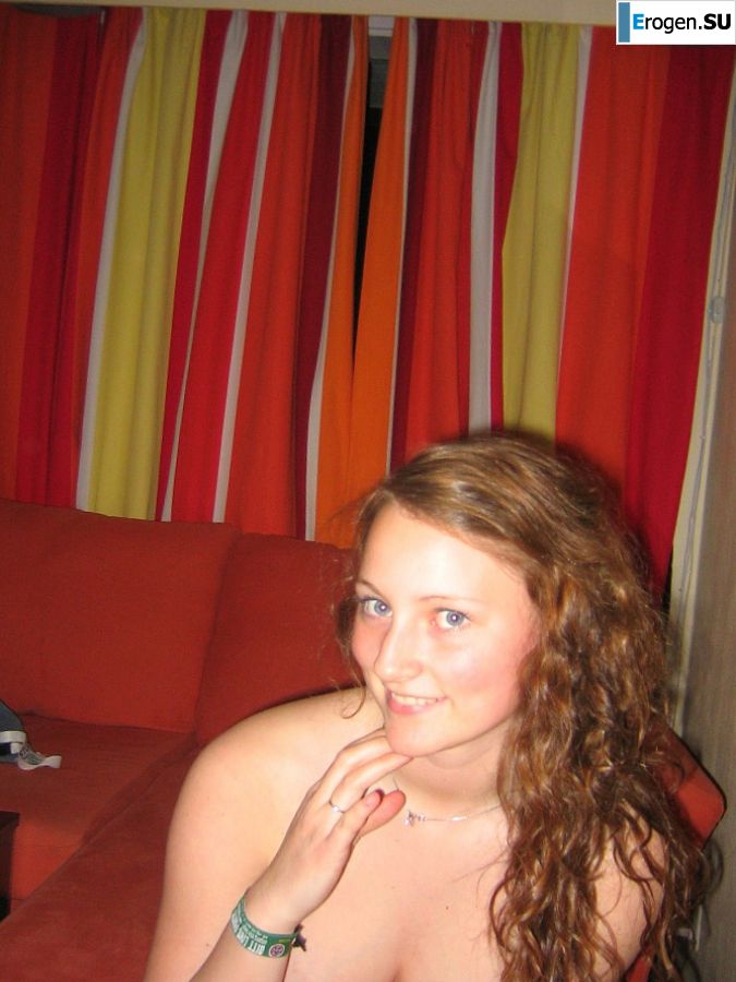 Seductive redhead minx with chic shapes shows striptease in the shower. Photo 8