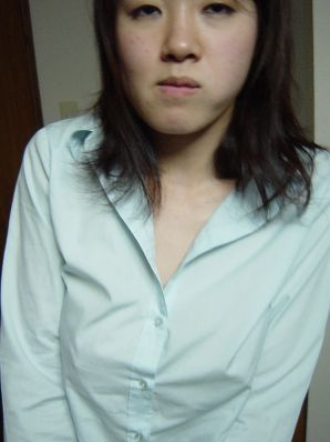 Азиатка сняла лифчик и трусики и показала мохнатку и сиськи. Эскиз 10