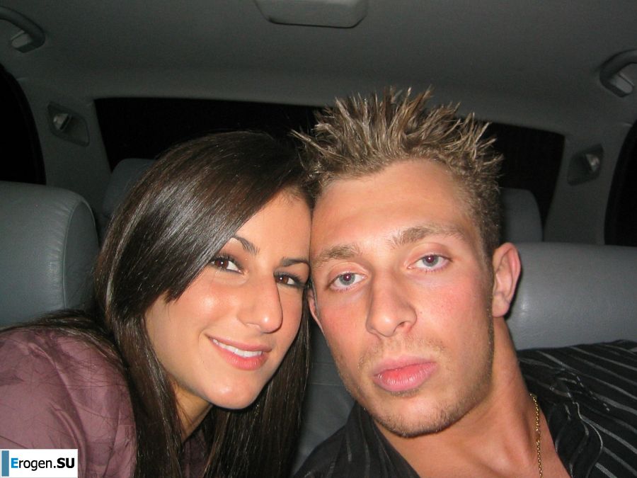 Восточная малышка развлекается со своим парнем голая. Фото 10