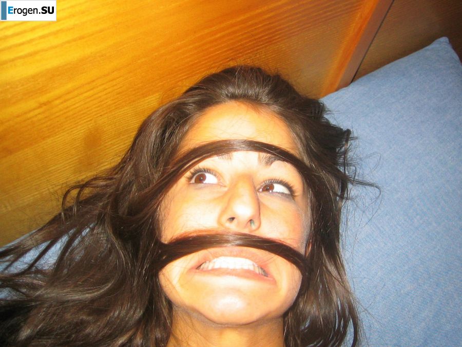 Восточная малышка развлекается со своим парнем голая. Фото 23