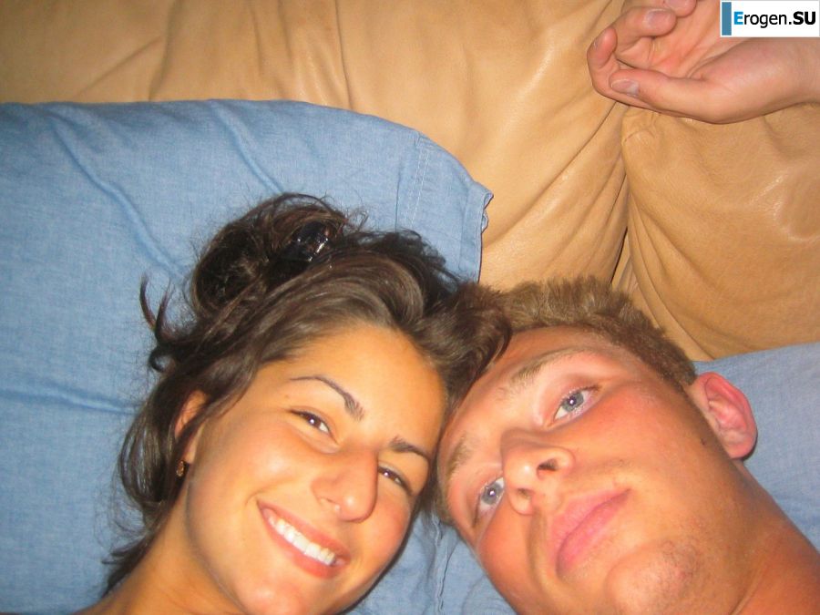 Восточная малышка развлекается со своим парнем голая. Фото 25