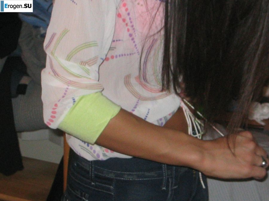 Восточная малышка развлекается со своим парнем голая. Фото 31