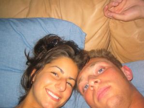 Восточная малышка развлекается со своим парнем голая. Эскиз 25