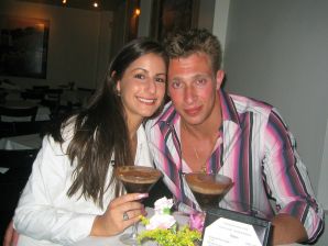 Восточная малышка развлекается со своим парнем голая. Эскиз 34