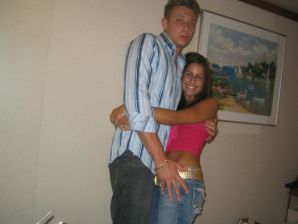 Восточная малышка развлекается со своим парнем голая. Эскиз 37