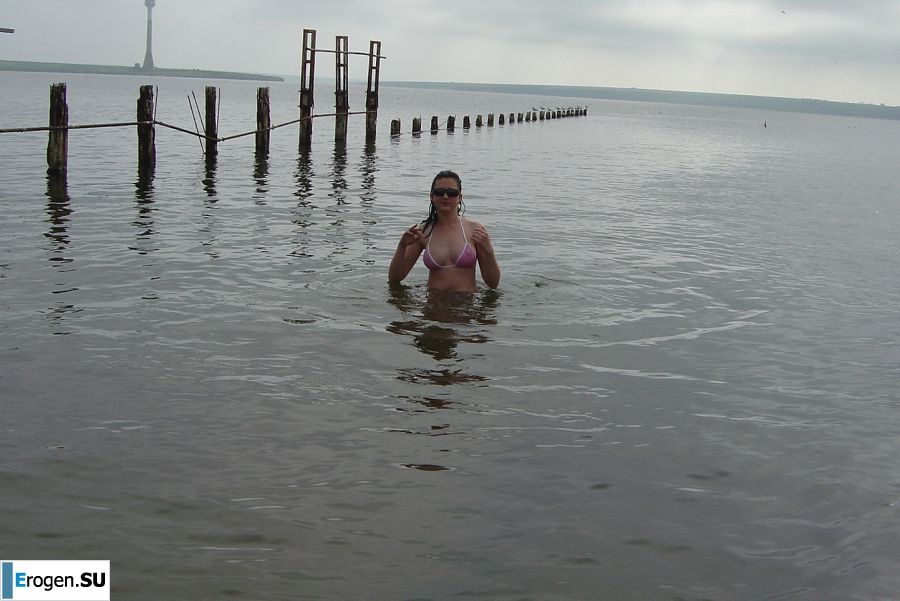 Sexy brunette with nipples showing through the blouse. Photo 25