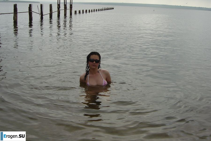 Sexy brunette with nipples showing through the blouse. Photo 30