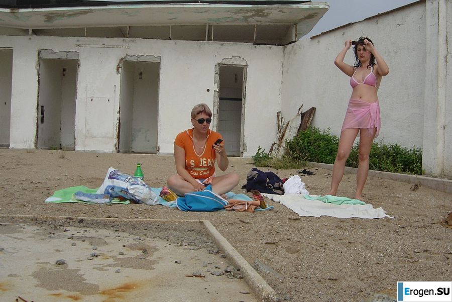 Sexy brunette with nipples showing through the blouse. Photo 34