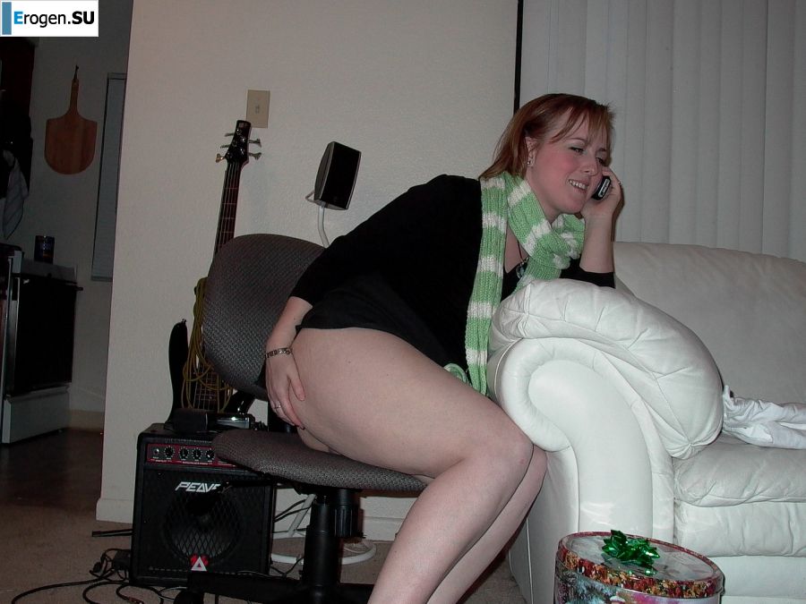 Зрелая женщина с маленькой грудью ублажает себя пальчиком. Фото 6