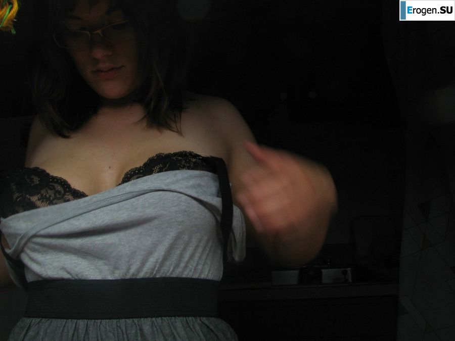 A girl with large breasts poses in clothes and then undresses. Part 2. Photo 32