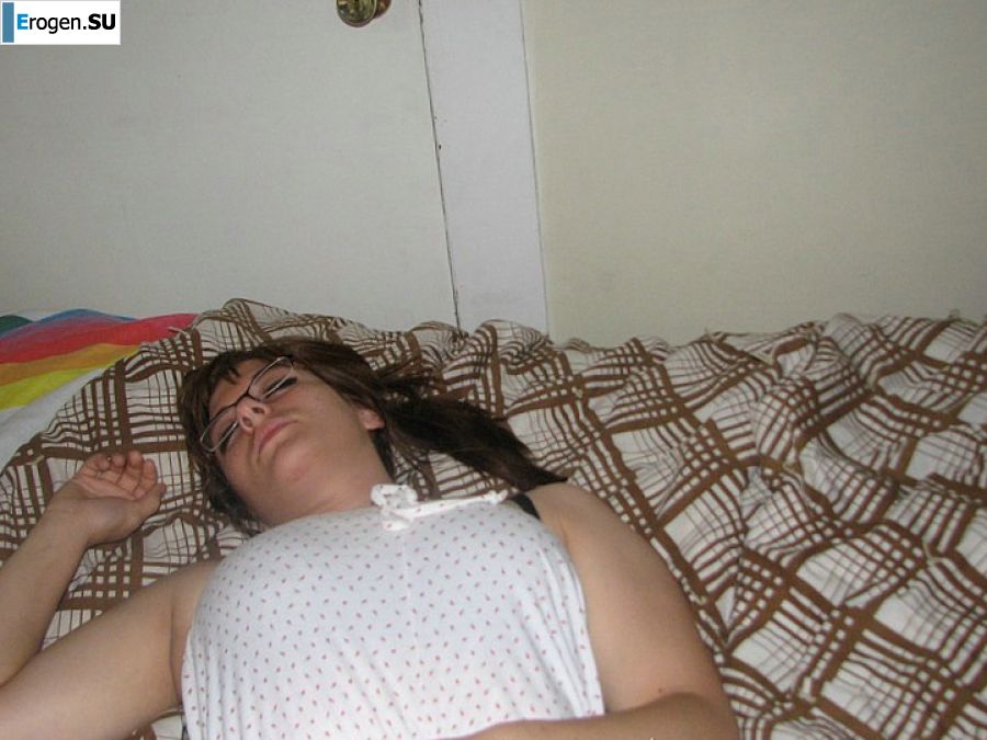 A girl with large breasts poses in clothes and then undresses. Part 2. Photo 45