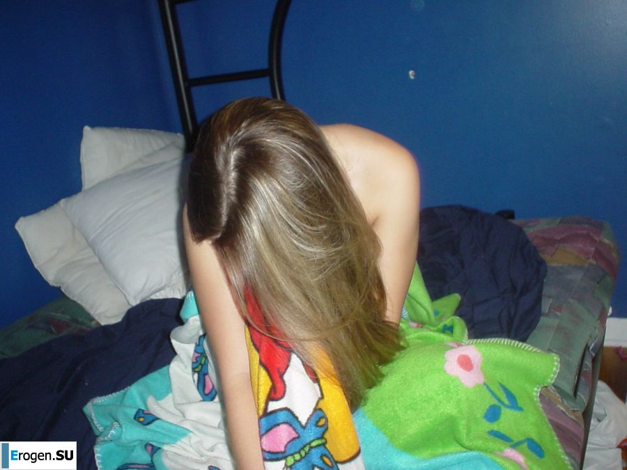 Молодую студентку с татуировками застали спящей после вечеринки. Фото 14