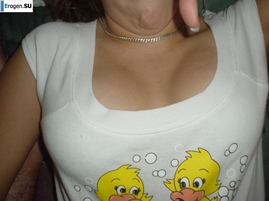 Молодую студентку с татуировками застали спящей после вечеринки. Фото 8