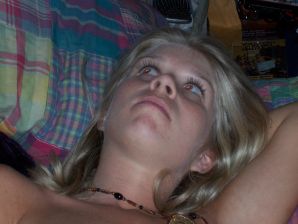 A young student drank excess and spread her legs. Thumb 11