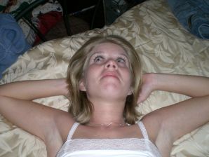 A young student drank excess and spread her legs. Thumb 23