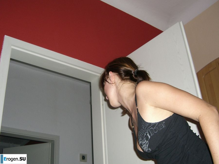 Аппетитная студентка сняла с себя все и показала бритую письку. Фото 18