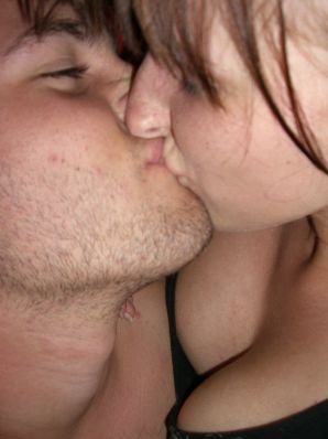 Аппетитная студентка сняла с себя все и показала бритую письку. Эскиз 15