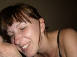 Аппетитная студентка сняла с себя все и показала бритую письку. Эскиз 28