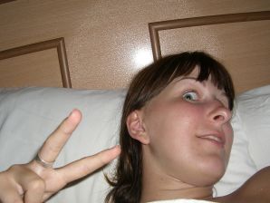 Аппетитная студентка сняла с себя все и показала бритую письку. Эскиз 49