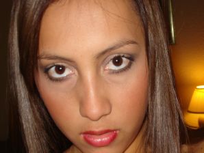 Женщина с красивыми сиськами позирует в купальнике и без него. Эскиз 6