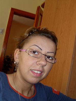 Шаловливые мама и дочка показывают трусики. Эскиз 6