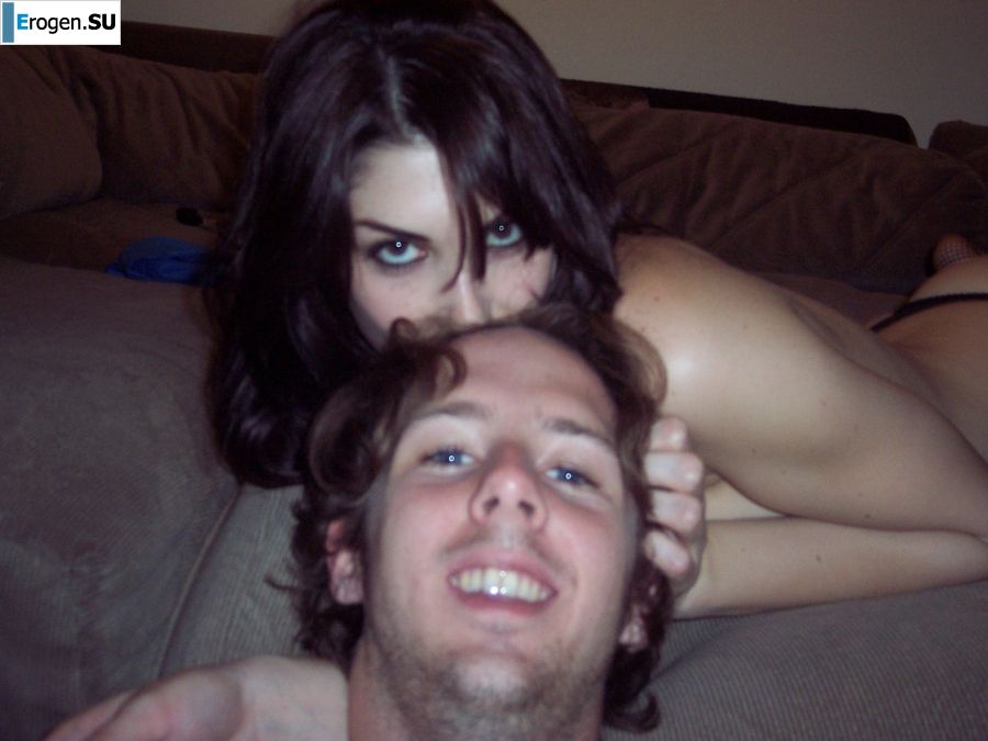 A young girl has sex with a guy and poses for the camera. Photo 13