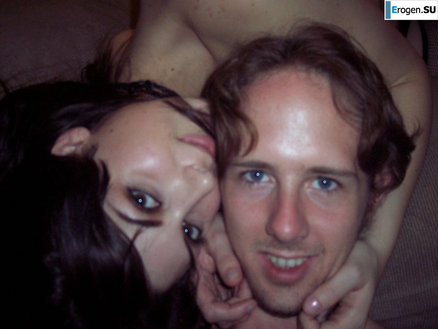 A young girl has sex with a guy and poses for the camera. Photo 15