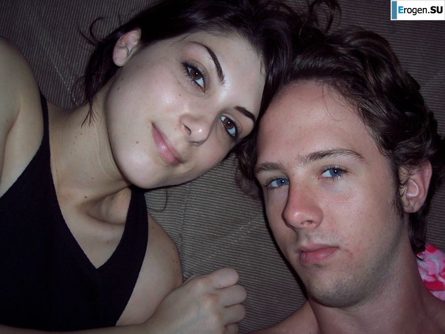 A young girl has sex with a guy and poses for the camera. Photo 5