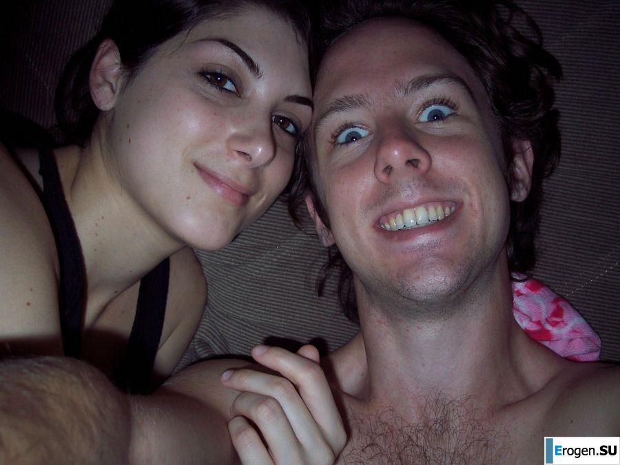 A young girl has sex with a guy and poses for the camera. Photo 7