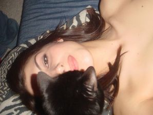 A young girl has sex with a guy and poses for the camera. Thumb 29