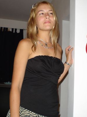 Две блондинки разделись и занялись страстным сексом. Часть 2. Эскиз 14