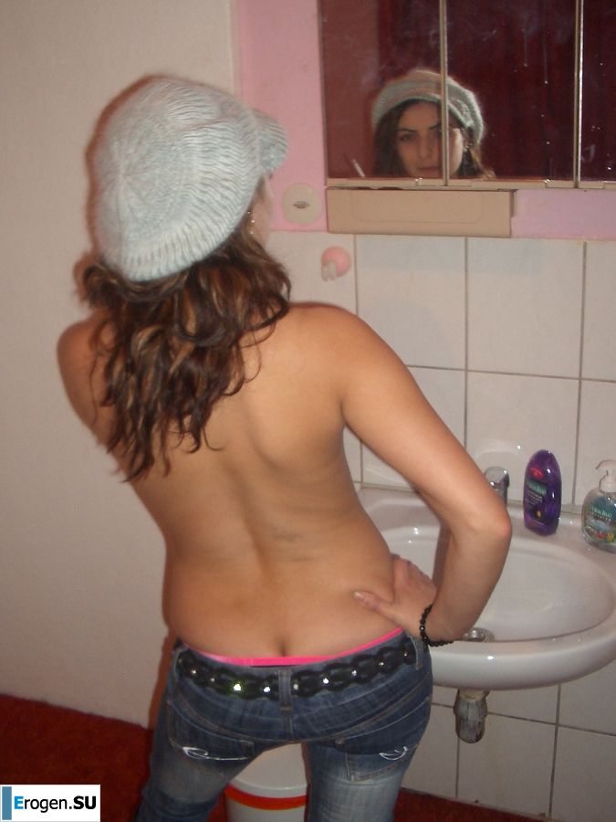 Озорные шалуньи трогают друг друга за сиськи. Часть 2. Фото 5