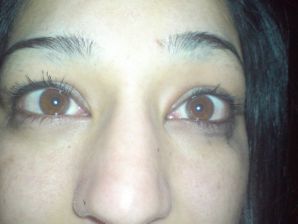 Азиатка валяется на кровати в нижнем белье и демонстрирует попку. Эскиз 33