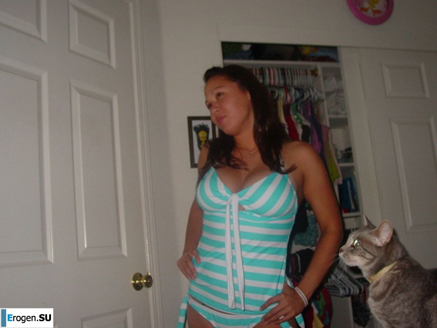 Аппетитная азиатка любит селфи с голыми сиськами. Фото 6