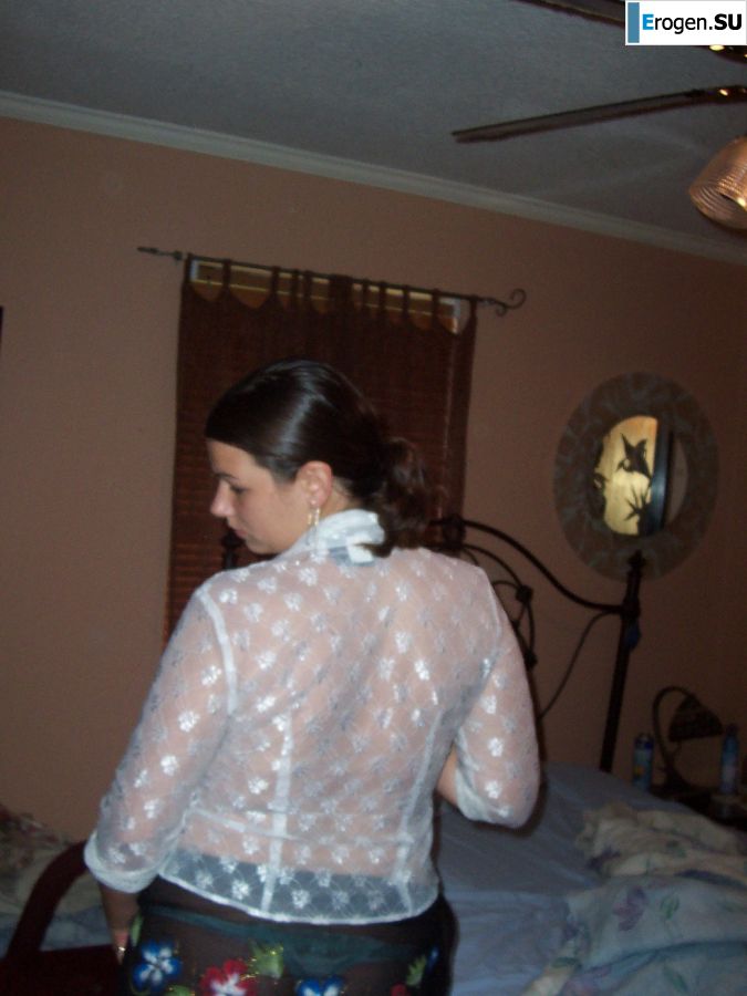 The brunette danced a striptease, undressed and spread her legs. Photo 13