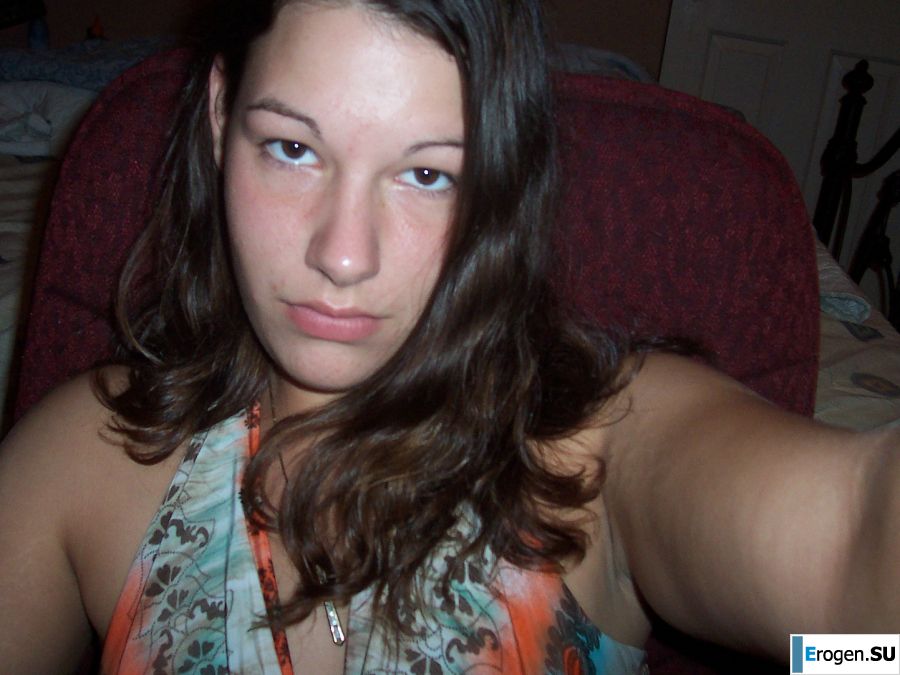 The brunette danced a striptease, undressed and spread her legs. Photo 7