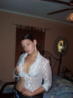 The brunette danced a striptease, undressed and spread her legs. Thumb 12