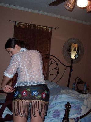 The brunette danced a striptease, undressed and spread her legs. Thumb 14