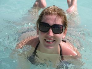 Charming blonde pulled down her blouse and bared boobs. Thumb 26