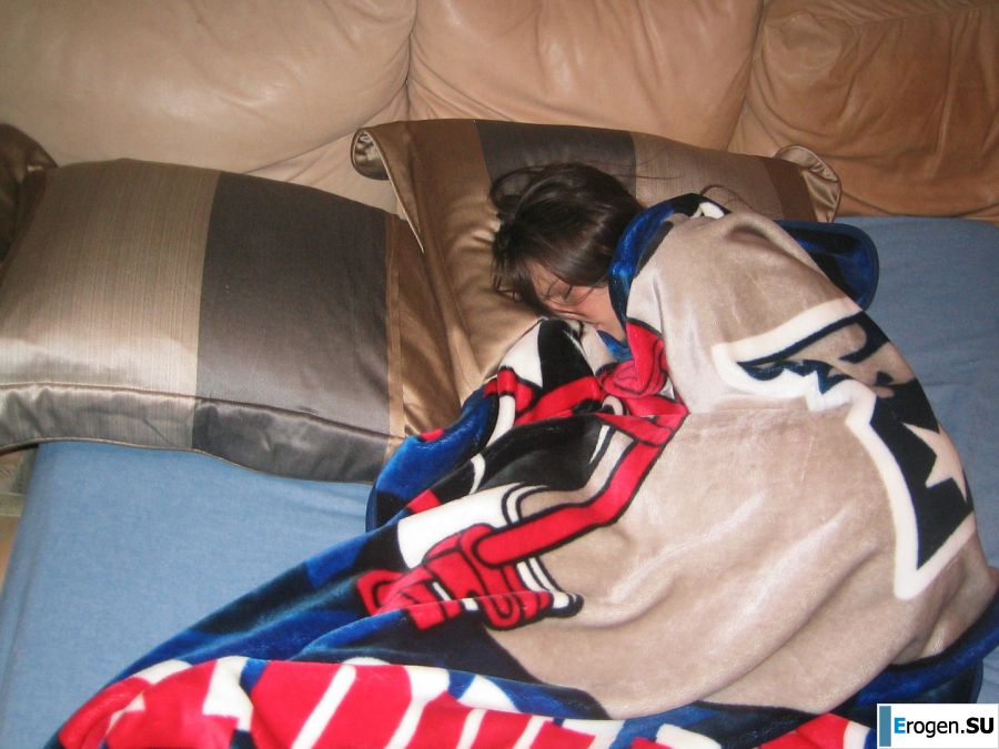 Oriental babe is having fun with her boyfriend naked. Part 2. Photo 27