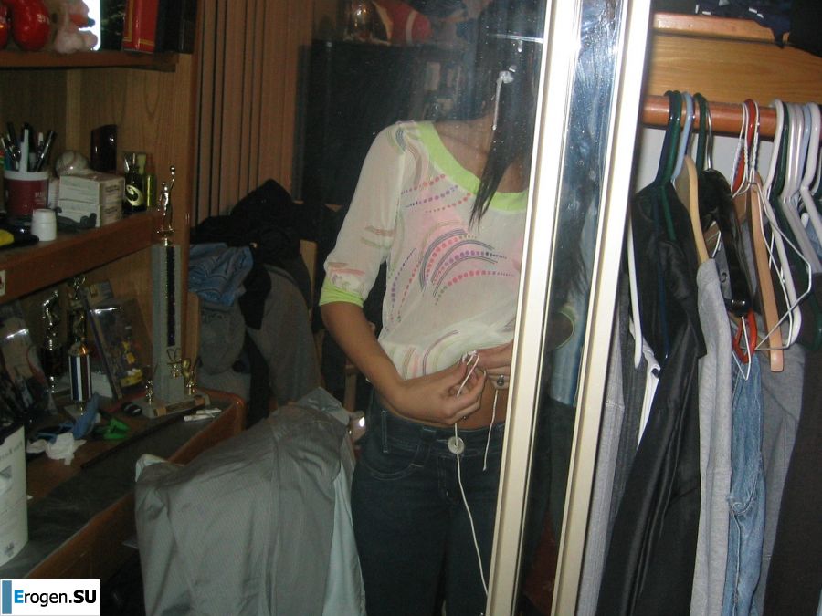 Oriental babe is having fun with her boyfriend naked. Part 2. Photo 28