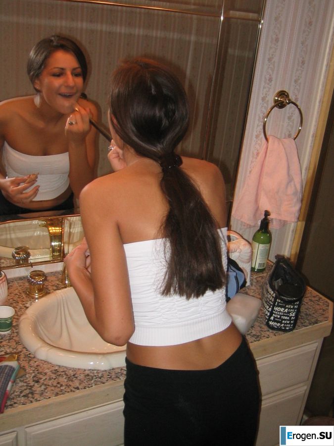 Oriental babe is having fun with her boyfriend naked. Part 2. Photo 9