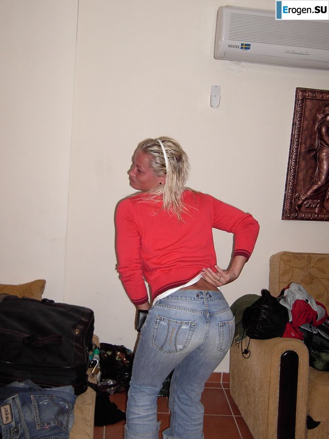 Спортивная девушка показала упругие сиськи. Фото 3