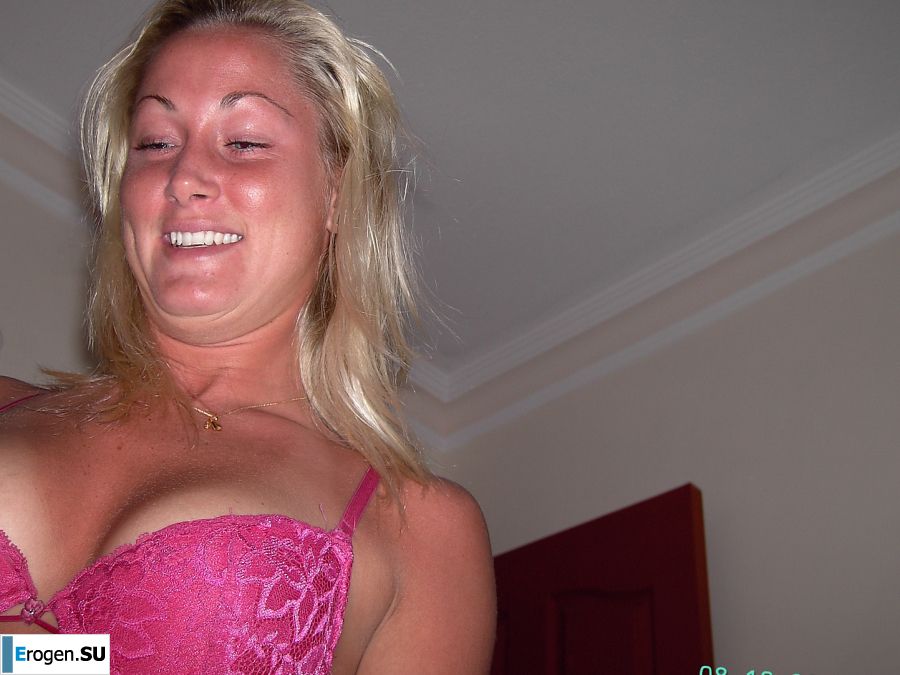 Спортивная девушка показала упругие сиськи. Фото 9