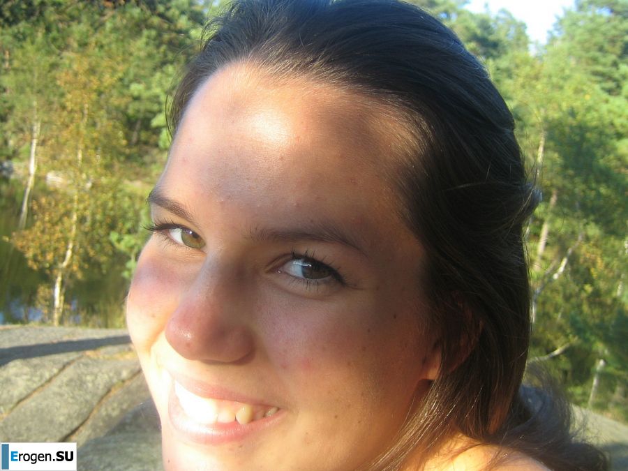 Naughty student with a furry pussy naked bathes in the lake. Photo 27