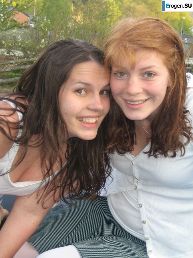 Naughty student with a furry pussy naked bathes in the lake. Photo 32